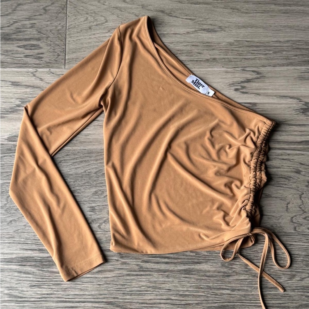 Tiger Mist S One-Shoulder Tan Top